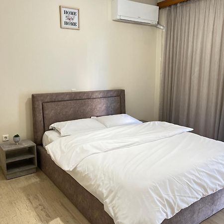 Mamour Apartment In Athens Atenas Exterior foto